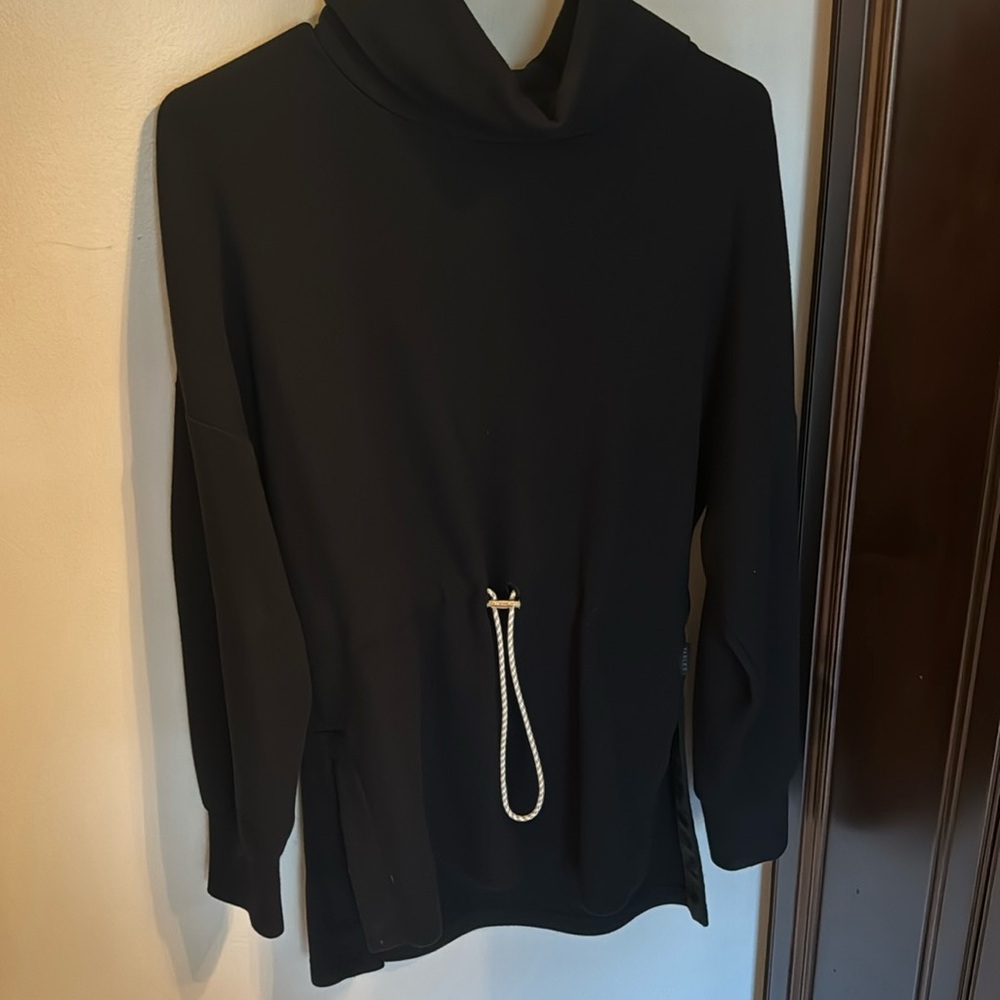 Varley Black Freya Double Soft Size Small gently used
